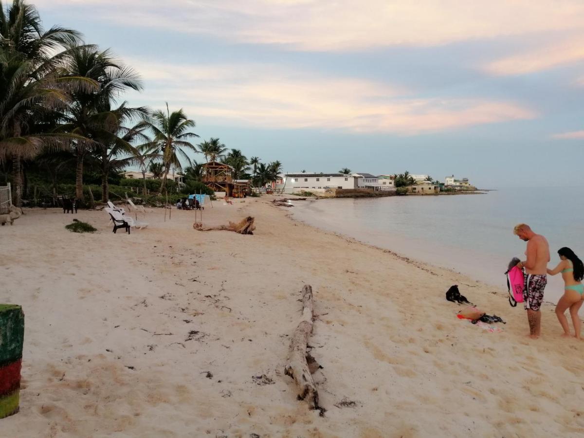 Miss Bassy'S Lodging San Andrés Exterior photo
